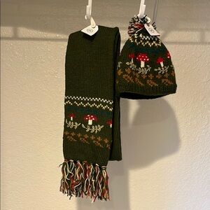 Mushroom Knit 🧶 Scarf and Hat Set - Green NWT unisex